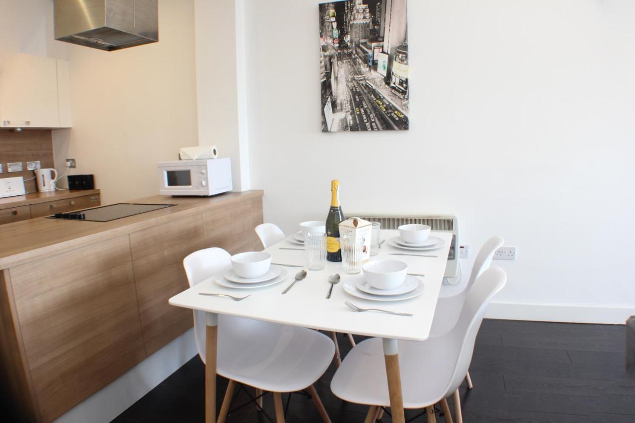 Canal Side Apartment By Serviced Living ลิเวอร์พูล ภายนอก รูปภาพ